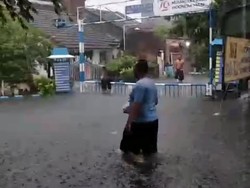 17 Desa di Waru Sidoarjo Terendam Banjir Setelah Diguyur Hujan 3 Jam