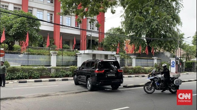 Suasana kantor DPP PDIP di kawasan Menteng, Selasa (24/12) siang, tampak lengang usai Sekjen PDIP Hasto Kristiyanto jadi tersangka KPK.