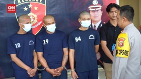 VIDEO: Tiga Tersangka Pengeroyokan Ojol Ditangkap