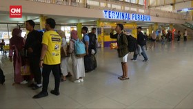 VIDEO: Puncak Libur Nataru di Terminal Purabaya