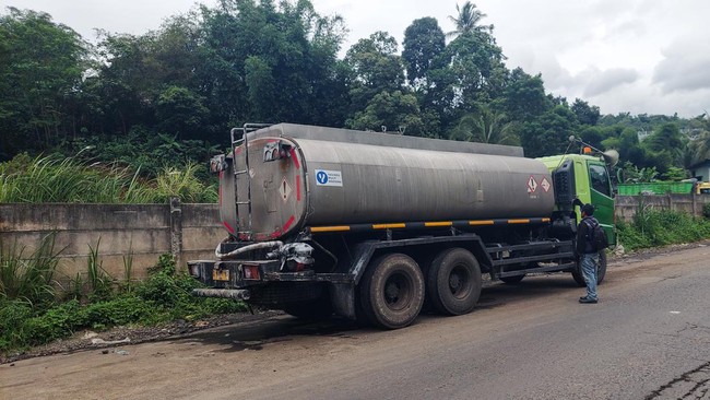 apolsek Padalarang AKP Kusmawan mengatakan cairan kimia nan tumpah adalah Coustic soda Liquid. Carian kimia itu dibawa dari Karawang menuju ke Kota Bandung.