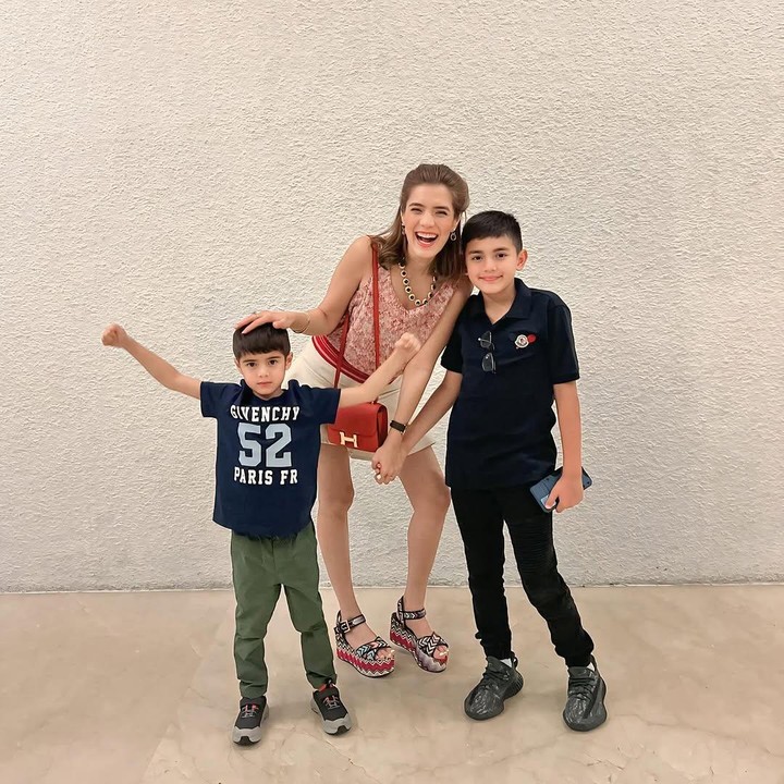 <p>Pada 31 Maret 2012, Carissa menikah dengan pria pujaan hatinya yang bernama Navies. Rumah tangga mereka diwarnai kebahagiaan dengan kehadiran dua anak laki-laki. (Foto: Instagram@carissa_puteri)</p>
