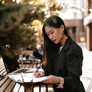 Tahun Baru, Semangat Baru! 4 Zodiak Ini Paling Giat Menyusun Resolusi 2025