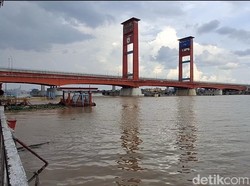 Jembatan Ampera Ditutup 3 Jam untuk Salat Idul Adha