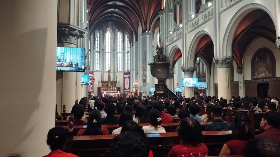 Misa Natal di Gereja Katedral Jakarta