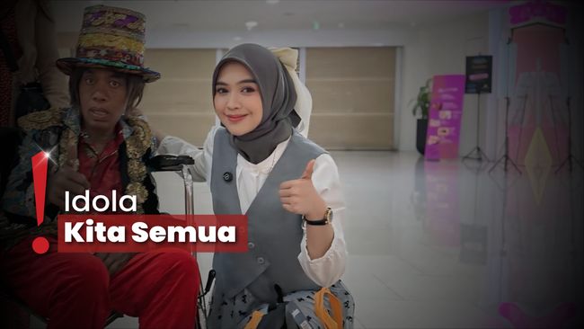 Tangis Pak Tarno Pecah usai Ria Ricis Ajak Warga Borong Dagangannya