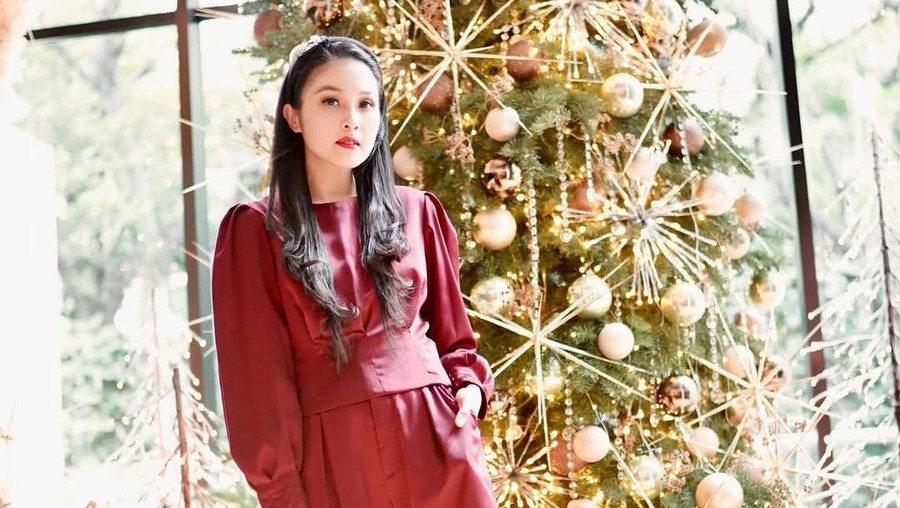 Suami Dipenjara, Sandra Dewi Tidak Pamer Pohon Natal Mewah Suami Dipenjara, Sandra Dewi Tidak Pamer Pohon Natal Mewah