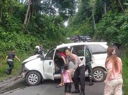 Truk Boks Tabrak 3 Kendaraan karena Tak Kuat Menanjak di Jalur Wisata Lampung
