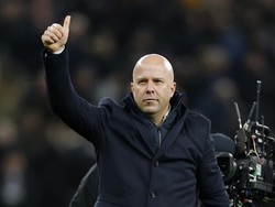 Arne Slot Akui PSG Tampil Lebih Baik, Liverpool Menang Hoki