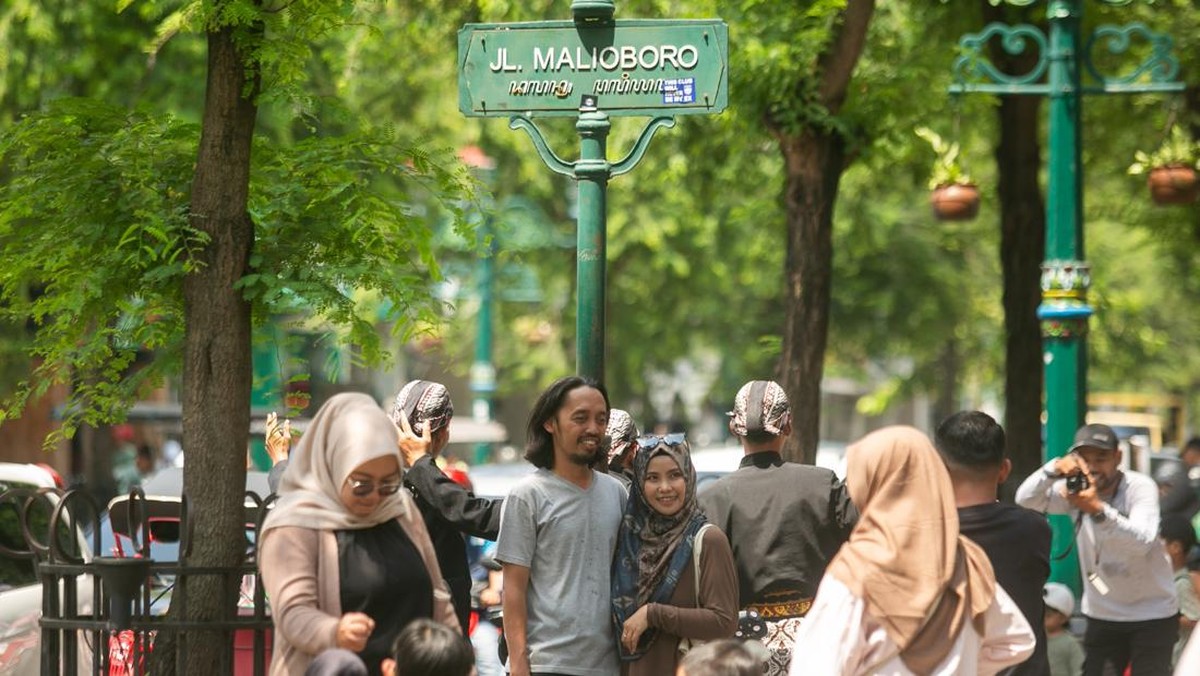 FOTO: Ramai Tempat Wisata di Sejumlah Daerah Saat Libur Nataru