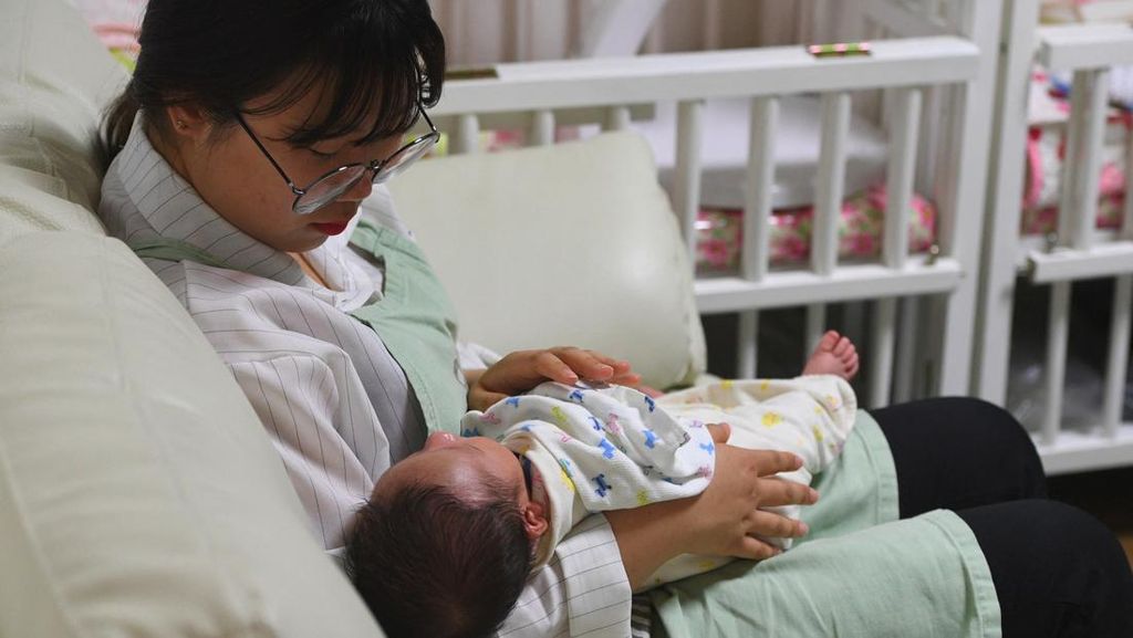 Sunat pada Bayi Laki-laki, Kenali Manfaat dan Risikonya