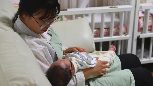Korea Selatan juga mencatat mencatatkan peningkatan jumlah anak kedua yang lahir di negara tersebut.