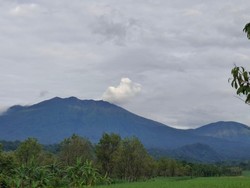 Asal-usul dan Sejarah Letusan Gunung Raung
