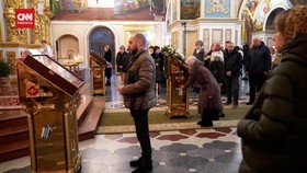 VIDEO: Misa Natal Ditemani Sirene Serangan Udara di Kyiv