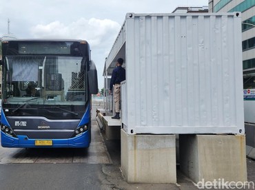 Daftar Rute Transjakarta yang Kena Imbas Demo Buruh di DPR