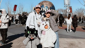 Tips traveling jauh bareng anak ala Chelsea Olivia