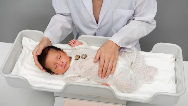 Ilustrasi Berat Badan Bayi saat Lahir