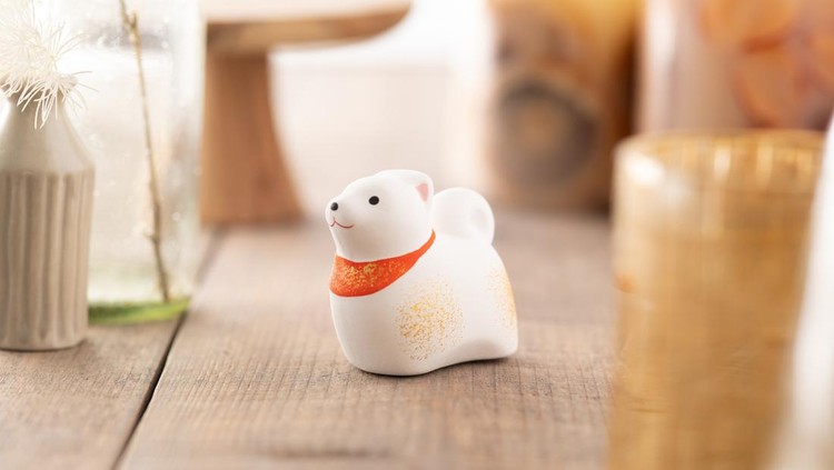 The Chinese/Japanese zodiac is a concept associated with the traditional Chinese calendar and fortune telling.The zodiac animals differ depending on the country.
