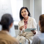 3 Tanda Kalau Seseorang Itu Cerdas Walau Tidak Menonjolkannya