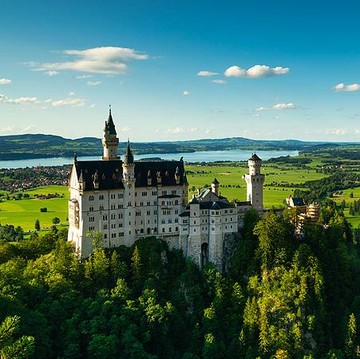 5 Istana Tercantik di Dunia dan Paling Banyak Pengunjungnya