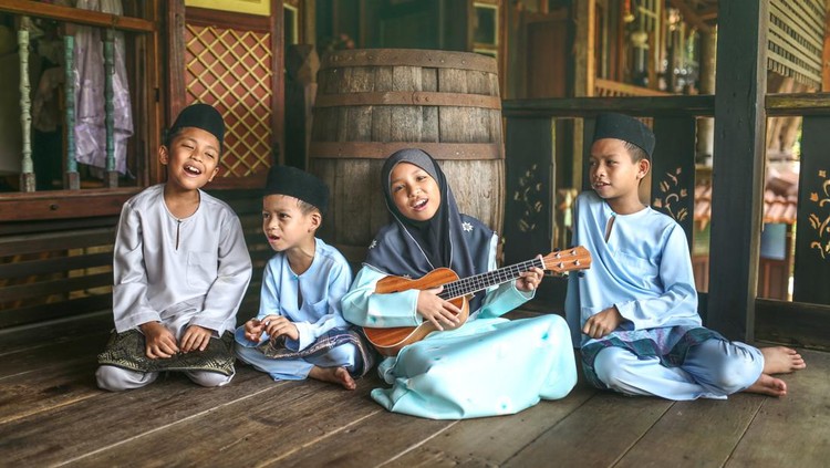 Lagu Daerah Kalimantan Selatan beserta Makna dan Liriknya