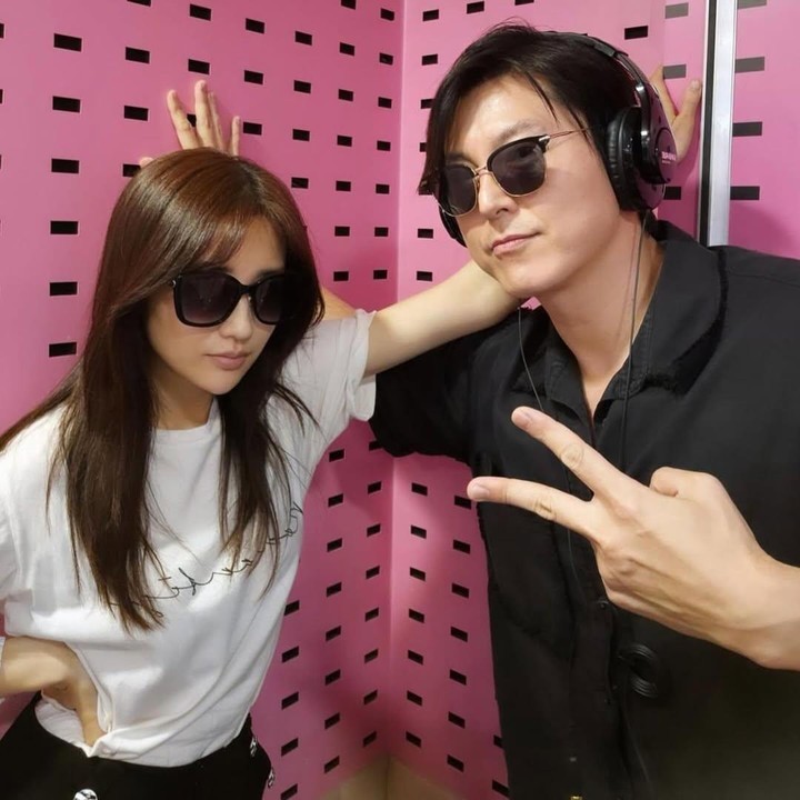 <p>Pada 2013, Ryu Soo Young dan Park Ha Sun bertemu dalam drakor <em>Two Weeks.</em> Keduanya menjalin hubungan asmara pada 2014 dan beranjak ke jenjang pernikahan tiga tahun setelahnya. Saat ini mereka telah dianugerahi seorang putri. (Foto: Instagram @suyoung_ryu)</p>