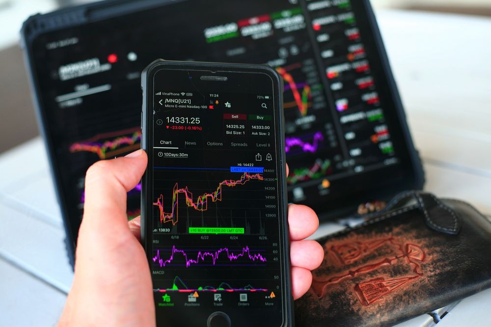 IHSG Ambruk! Saham Apa yang Paling Terpuruk? 1 IHSG Ambruk! Saham Apa yang Paling Terpuruk?