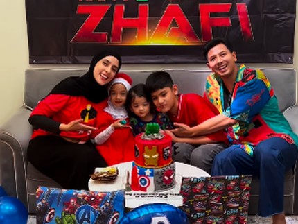 7 Potret Tampan King Zhafi Putra Bungsu Fairuz A Rafiq Genap Berusia 3 Tahun