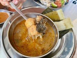 Warung Ijo: Gurihnya Juara! Sop Saudara Khas Makassar Pakai Buras Lembut