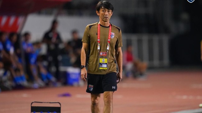 Pelatih Thailand Masatada Ishii memberikan pujian kepada striker Vietnam Nguyen Xuan Son setelah Changsuek kalah 1-2 pada leg pertama final Piala AFF 2024.