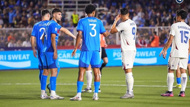 Timnas Filipina terus menciptakan sejarah di Piala AFF 2024 setelah mengalahkan Thailand pada leg pertama semifinal di Stadion Rizal Memorial, Jumat (27/12).