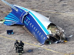 Tragis Pesawat Azerbaijan Airlines Jatuh, Apa Penyebabnya?