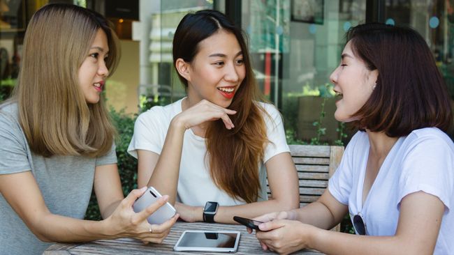 Bukan Dijauhi, Simak Cara Cerdas dan Elegan Hadapi Teman yang Self-Centered