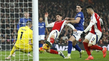 Berita Panas dari Dunia Sport CNN : Liga Inggris Hari Ini: Liverpool Juara atau Arsenal Tunda Pesta?