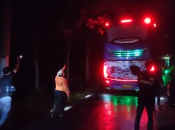 Google Maps Bikin Nyasar, 2 Bus Pariwisata Surabaya Terpaksa Jalan Mundur 1 Km