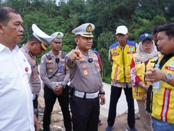 Jalur Lintas Riau-Sumbar Ramai Lancar usai Terimbas Longsor