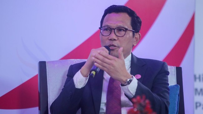 Untuk keluar dari jebakan kelas menengah atau middle income trap, Indonesia harus bisa mencapai pertumbuhan ekonomi sebesar 8 persen.