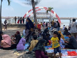 THP Kenjeran Mulai Diserbu Pengunjung Libur Nataru 2025