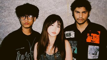 img-title Lirik Lagu Kasih Aba-aba - Naykilla, Tenxi & Jemsii