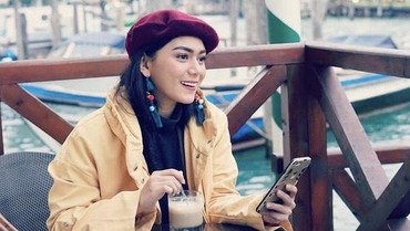img-title Geram Disebut Tinggalkan Islam, Thalita Latief: Saya...