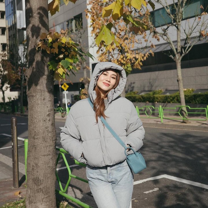 <p>Momen liburan itu juga dibagikan langsung oleh Aaliyah melalui beberapa potret yang diunggah di akun Instagram pribadinya. Bahkan, ia tak jarang mengabadikan potret <em>outfit out the day</em> (OOTD) selama liburan. (Foto: Instagram@aaliyah.massaid)</p>