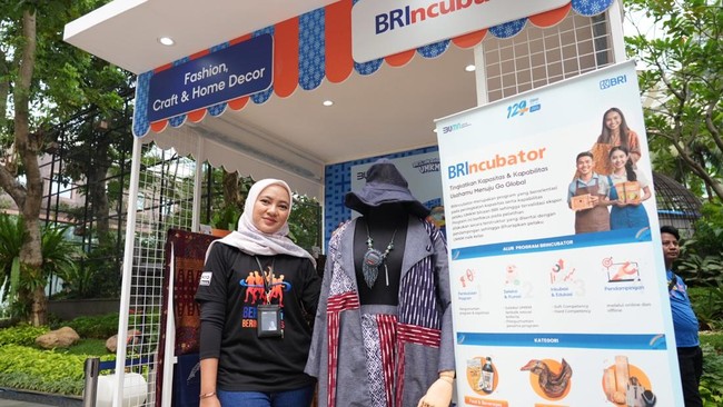 Rumah BUMN BRI Pekalongan berhasil mendampingi 1.000 UMKM naik kelas, baik batik Pekalongan, tenun, kerajinan tangan, hingga produk kuliner khas.