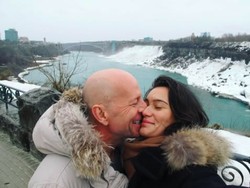 Istri Bruce Willis Ungkap Curhat Sedih Rayakan Anniversary Saat Suami Demensia