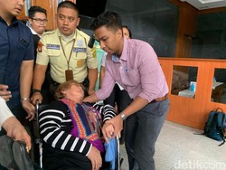 Ibunda Nangis di Sidang Vonis Helena Lim: Tukar Aja Pakai Nyawa Saya
