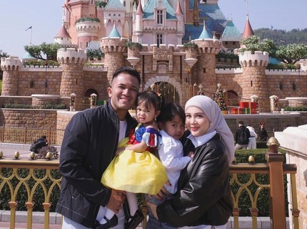 5 Potret Kesha Ratuliu Liburan Bareng Kedua Anak di Hongkong, Baby Bump Curi Perhatian