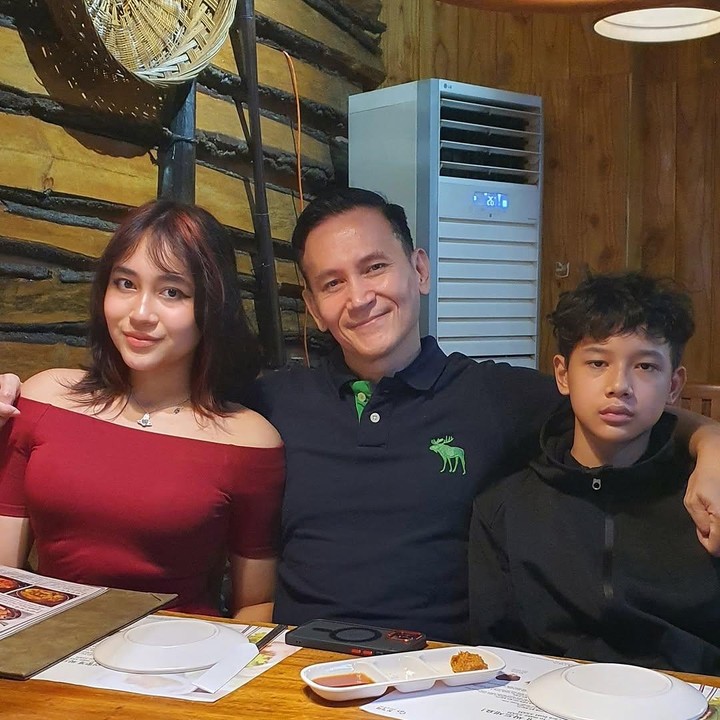 <p>Marcelino juga menuliskan pesan menyentuh untuk sang putri. "Semoga Tuhan memberkatimu dengan kehidupan yang penuh kebahagiaan, kesehatan yang baik, dan mengabulkan keinginan hatimu," tambahnya. (Foto: Instagram@marcelinolefrandt)</p>