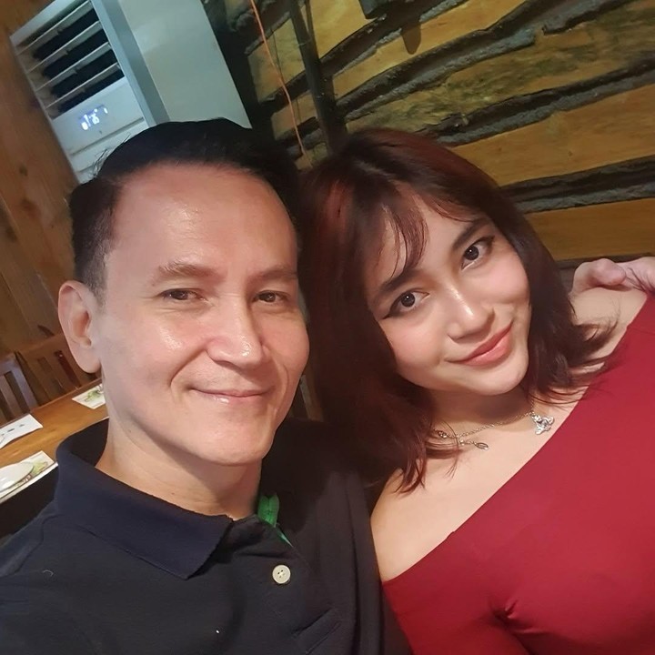 <p>Perayaan <em>sweet seventeen</em> itu dibagikan langsung oleh Marcelino melalui beberapa potret yang diunggah di akun Instagram pribadinya. "Selamat ulang tahun yang ke tujuh belas untuk putriku yang cantik," tulis Marcelino, dikutip dari laman <em>Instagram@marcelinolefrandt,</em> Senin (30/12/2024). (Foto: Instagram@marcelinolefrandt)</p>
