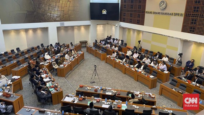 Dalam rapat DPR, Kemenag mengusulkan ongkos haji 2025 yang ditanggung jemaah sebesar Rp65,3 juta. Angka itu lebih besar dari 2024 yang rata-rata Rp56 juta.