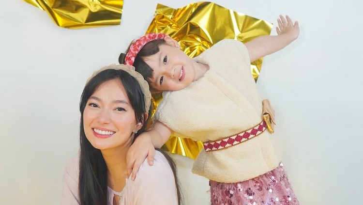 Potret Chloe Putri Asmirandah