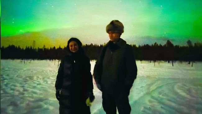 5 Potret Rossa dan Anak Semata Wayang Liburan di Finlandia, Takjub Lihat Aurora
